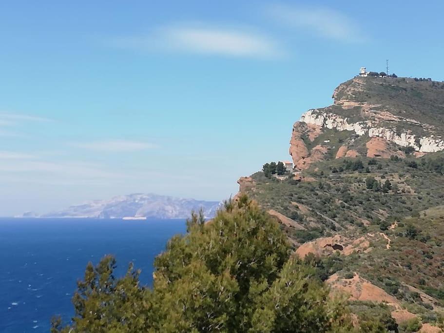 Studio 28M2 Climatise,Wifi, Proche Des Calanques,Plages La Ciotat Luaran gambar